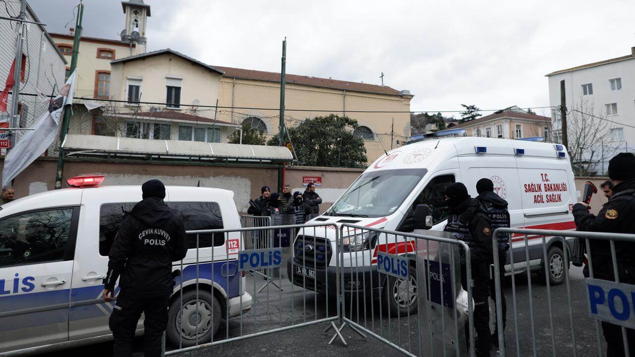 İstanbul'da Katolik kilisesine düzenlenen silahlı saldırıda ölü