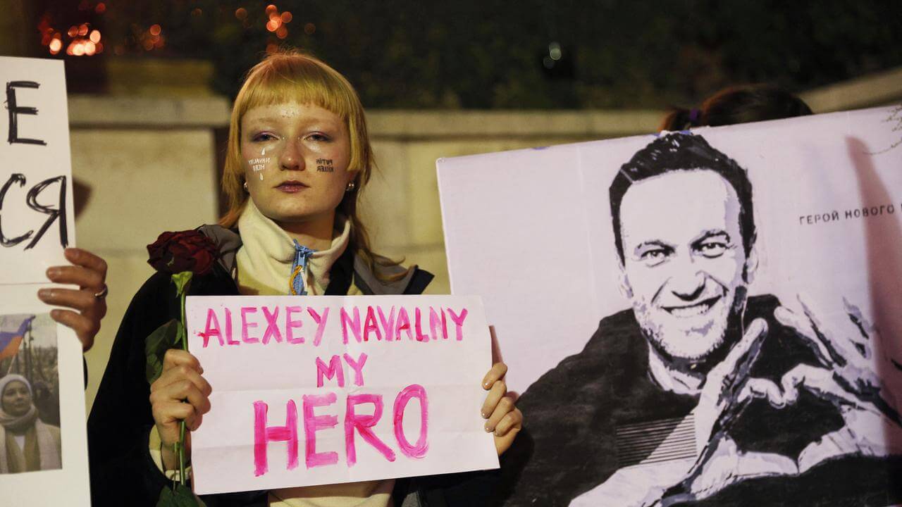 Rusya'da Navalny'yi anma törenlerinde 400'den fazla gözaltı