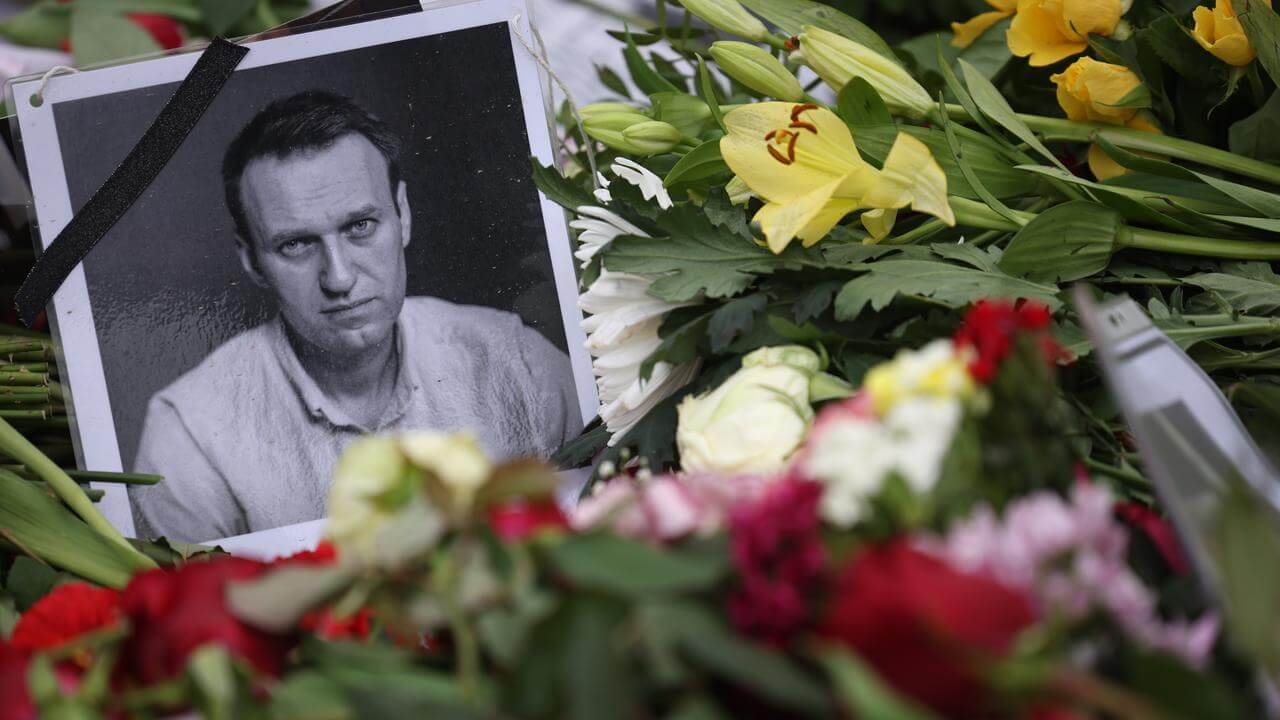 Navalny'nin ailesi cenazeyi iki hafta daha Rusya'dan geri alamayacak