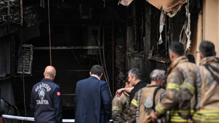 İstanbul'daki gece kulübünde çıkan ölümcül yangın nedeniyle 13 memur hakkında suç duyurusunda bulunuldu 1