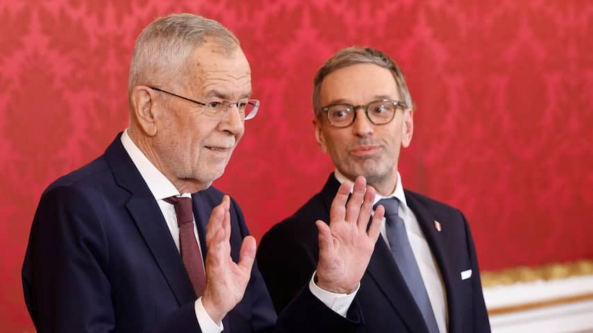 Avusturya Cumhurbaşkanı, koalisyon görüşmelerinde aşırı sağcı FPÖ'yü dışarıda bıraktı. 18